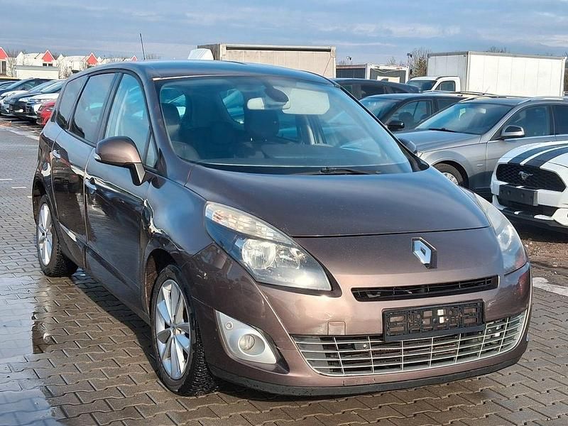 Gebraucht Renault Scénic III Luxe 131 PS (96 kW) 2011 Braun Van / Kleinbus