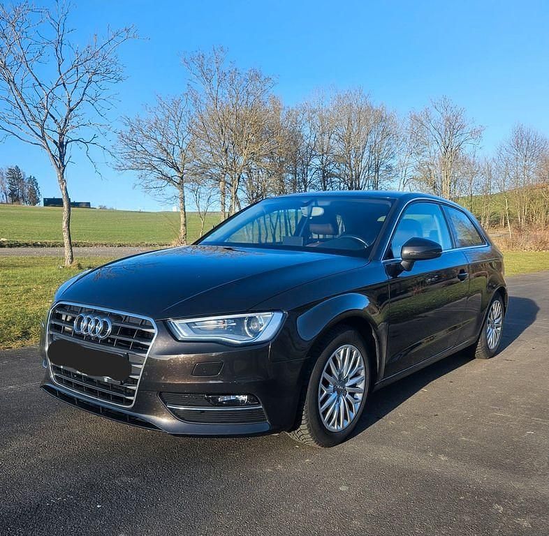 Gebraucht Audi A3 Ambiente 122 PS (89 kW) 2013 Braun Limousine