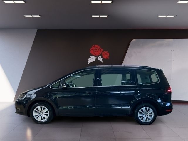 Gebraucht VW Sharan Comfortline 150 PS (110 kW) 2022 Schwarz Van / Kleinbus