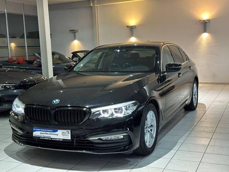 Gebraucht BMW 520 Sport Line 184 PS (135 kW) 2018 Schwarz Limousine