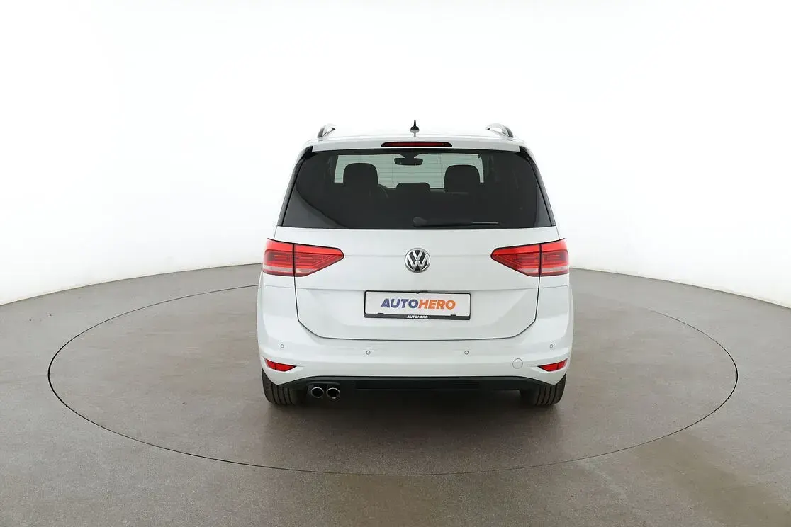 Gebraucht VW Touran Highline 190 PS (139 kW) 2019 Weiß Van / Kleinbus