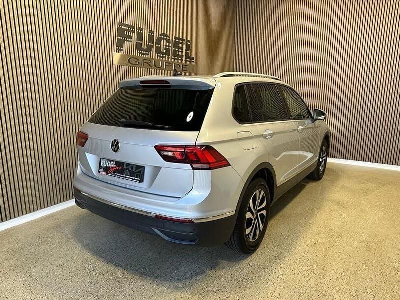 Usado VW Tiguan Active 150 HP (110 kW) 2021 Prateado SUV