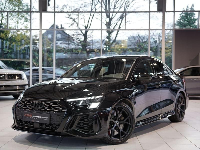 Schwarz Gebraucht 2024 Audi RS3 Ambiente Limousine | 55.800 € (Guter Preis) - Bild 1/3
