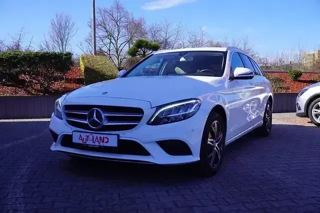 Gebraucht Mercedes C220 Avantgarde 194 PS (142 kW) 2020 Andere Kombi