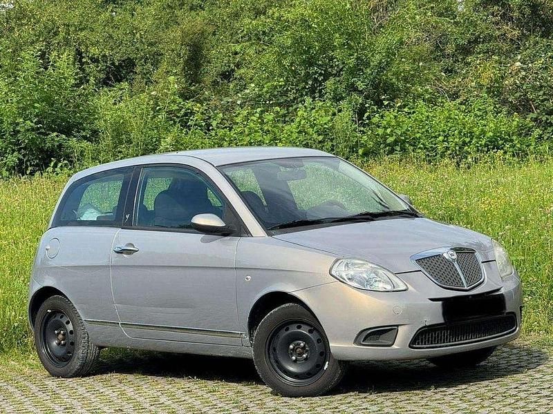 Second-hand Lancia Ypsilon 60 CP (44 kW) 2007 Gri Hatchback