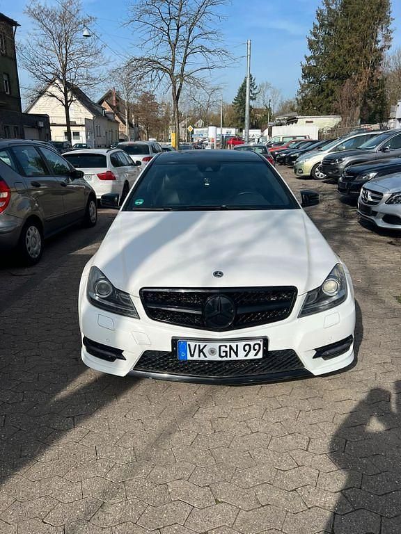 Gebraucht Mercedes C250 204 PS (150 kW) 2014 Weiß Coupé