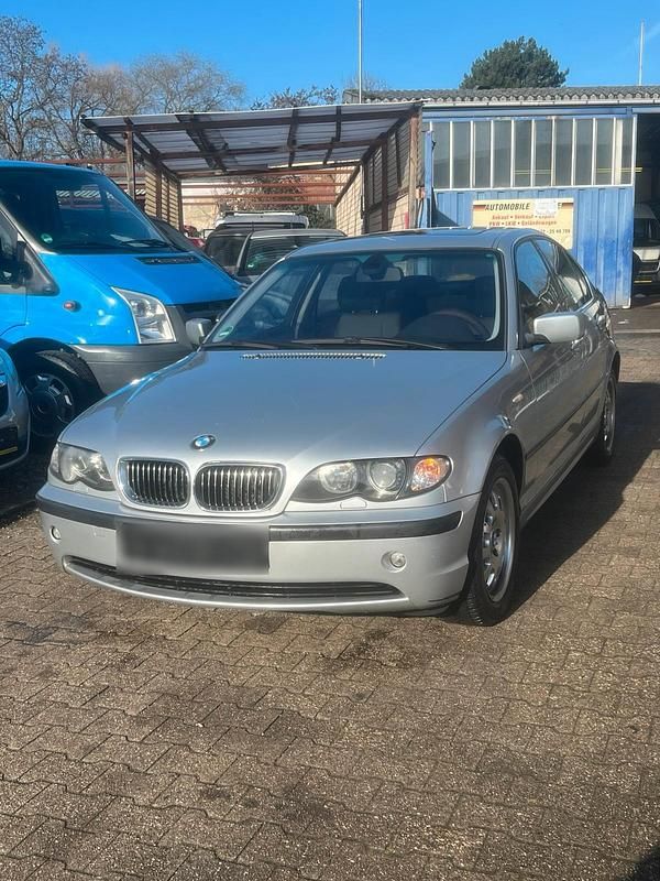 Gebraucht BMW 325 2002 Silber Limousine