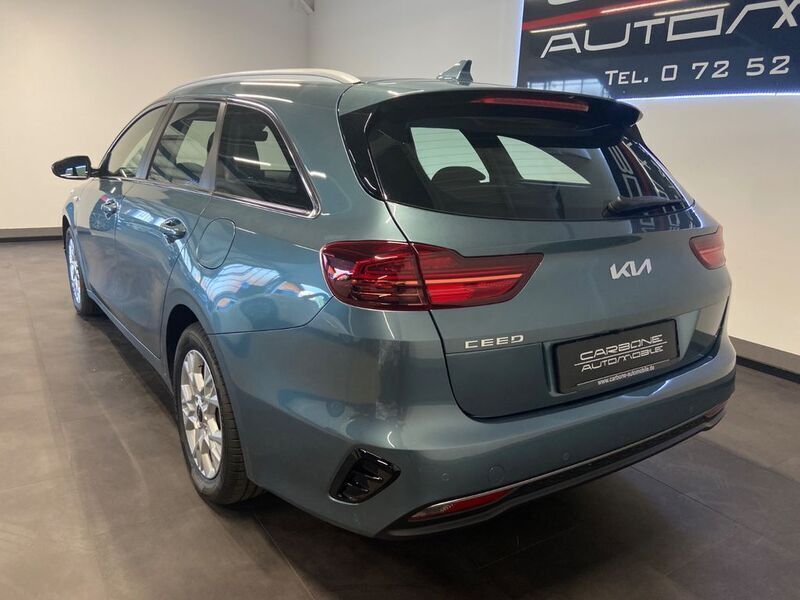 Gebraucht Kia Ceed Sportswagon 136 PS (100 kW) 2024 (usg) yucca stahlgrau met. Kombi