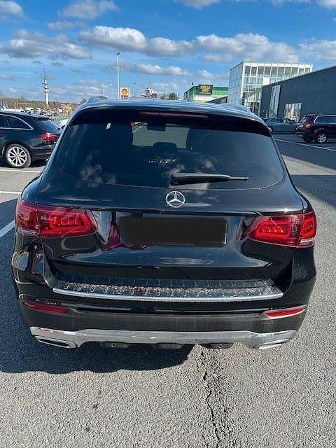 Gebraucht Mercedes GLC200 197 PS (144 kW) 2022 Schwarz SUV