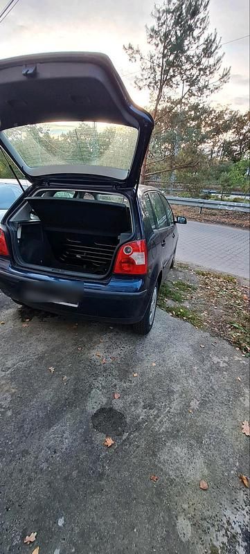 Blau Gebraucht 2003 VW Polo Limousine | 650 € (Superpreis) - Bild 1/4
