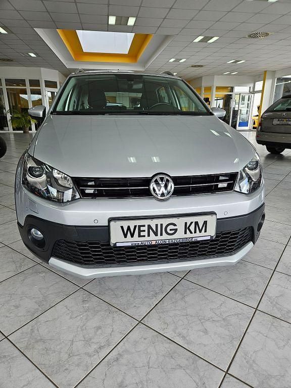 Silber Gebraucht 2015 VW Polo Cross Kleinwagen | 11.490 € (Fairer Preis) - Bild 1/4