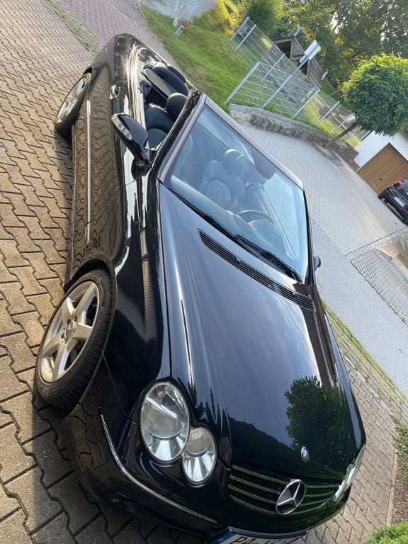 Schwarz Gebraucht 2003 Mercedes CLK240 Avantgarde Cabrio | 9.500 € (Fairer Preis) - Bild 1/4