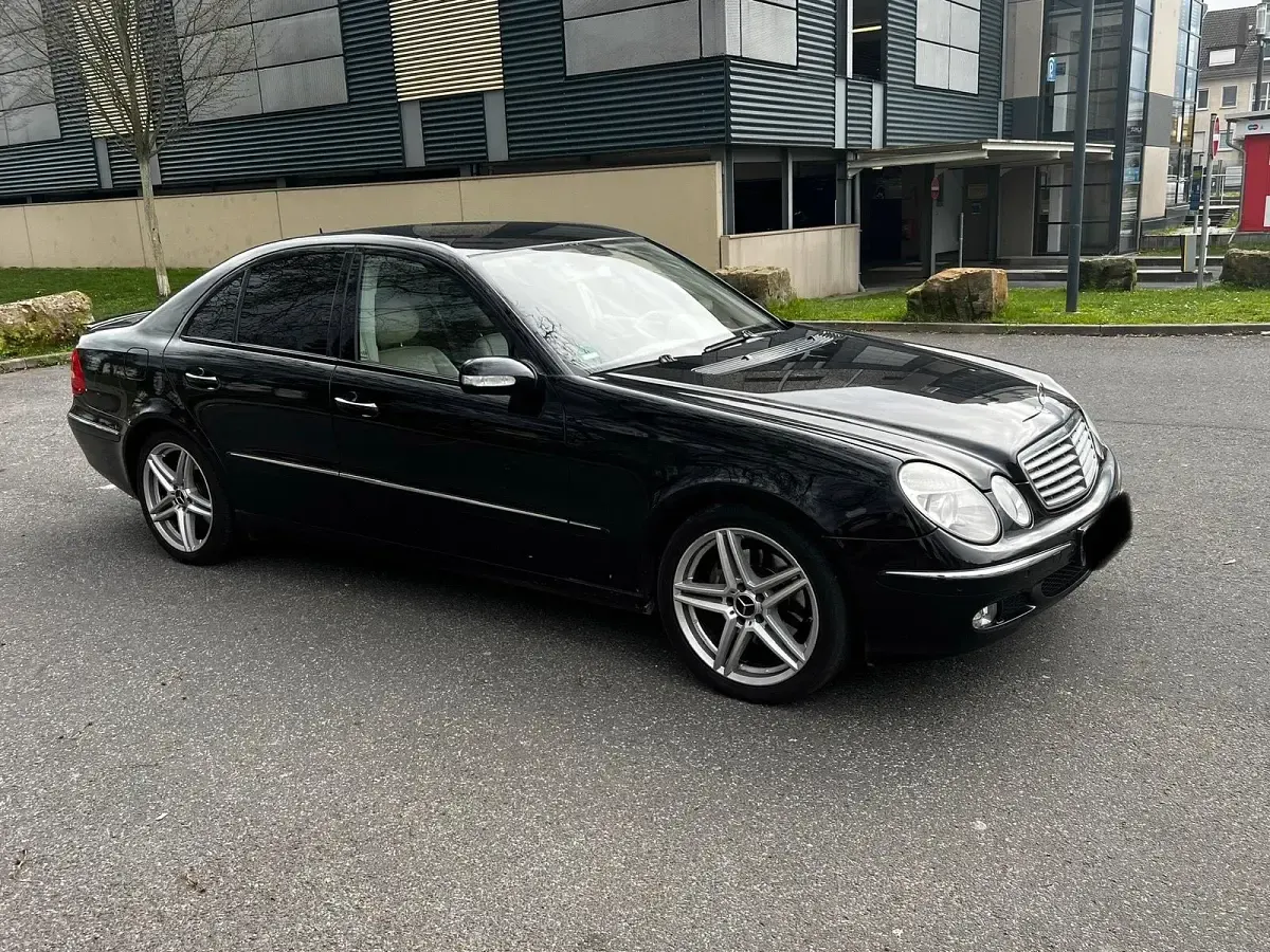 Gebraucht Mercedes E320 224 PS (164 kW) 2003 Schwarz Limousine