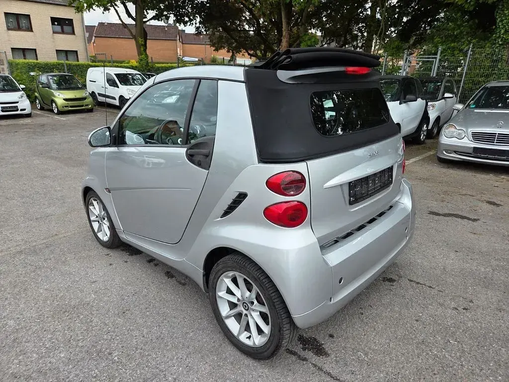 Gebraucht Smart ForTwo Cabrio Passion 71 PS (52 kW) 2012 Silber Cabrio