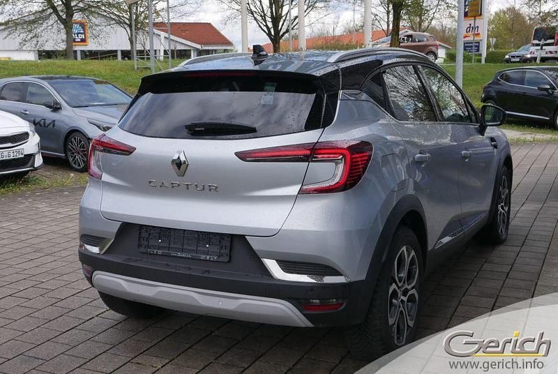 Gebraucht Renault Captur Intens 140 PS (102 kW) 2022 Highlandgrau metallic/dach blackpearlschwarz SUV