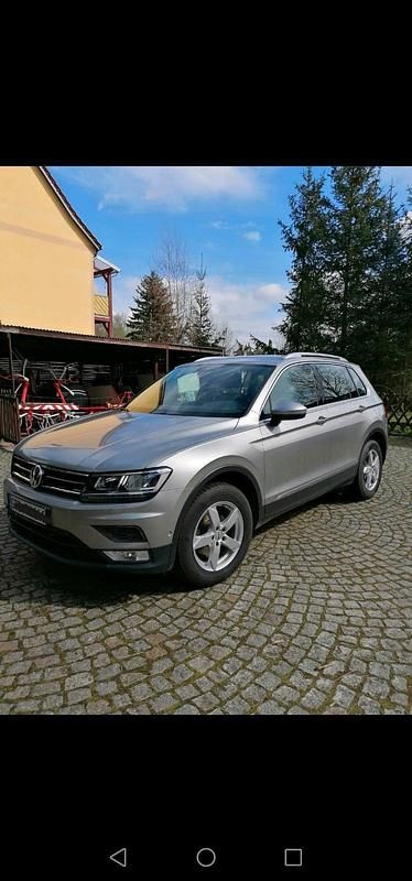Silber Gebraucht 2016 VW Tiguan SUV | 21.500 € (Fairer Preis) - Bild 1/4