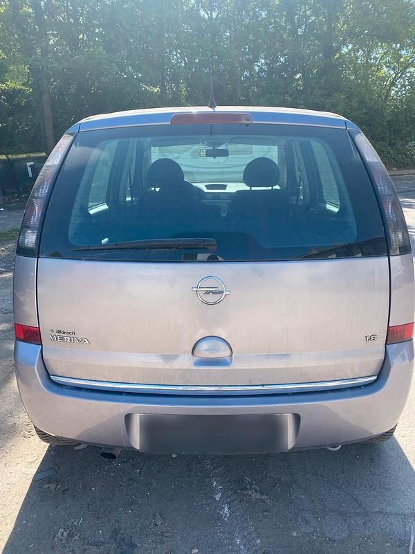 Second-hand Opel Meriva 105 CP (77 kW) 2006 Argintiu Monovolum