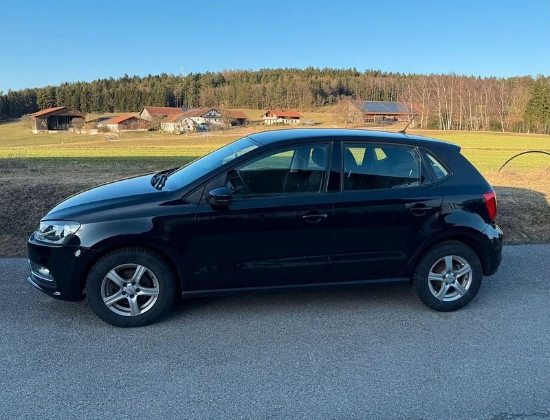 Gebraucht VW Polo Comfortline 75 PS (55 kW) 2015 Schwarz Kleinwagen