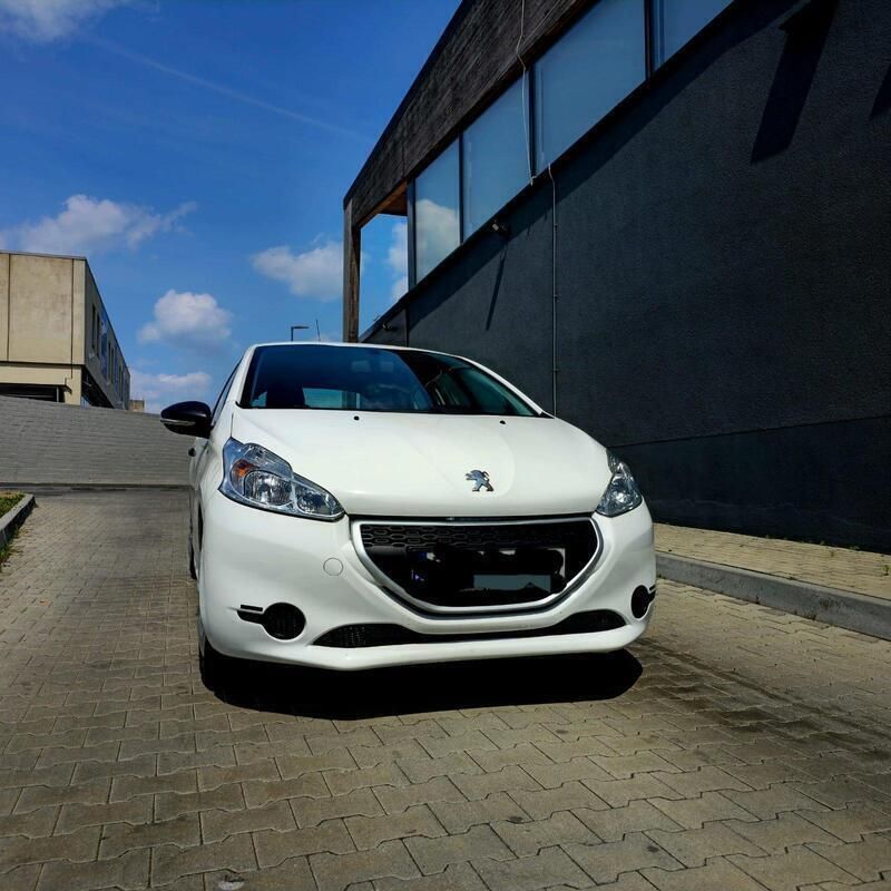 Weiß Gebraucht 2014 Peugeot 208 Active Kleinwagen | 3.000 € (Superpreis) - Bild 1/4