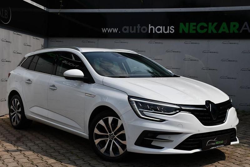 Weiß Gebraucht 2023 Renault Mégane IV Techno Limousine | 18.900 € (Fairer Preis) - Bild 1/4