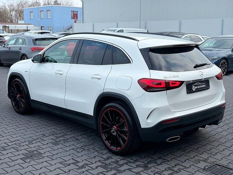 Gebraucht Mercedes GLA200 AMG 163 PS (119 kW) 2020 Weiß SUV