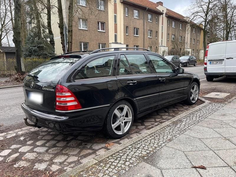 Gebraucht Mercedes C180 143 PS (105 kW) 2006 Schwarz Kombi