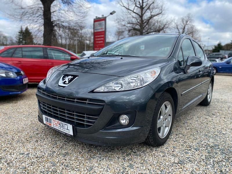 Gebraucht Peugeot 207 Active 73 PS (53 kW) 2012 Grau Limousine