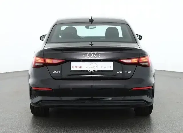 Gebraucht Audi A3 Ambiente 150 PS (110 kW) 2021 Mythosschwarz metallic Limousine