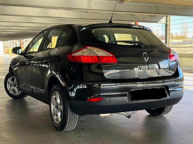 Gebraucht Renault Mégane III 130 PS (95 kW) 2011 Schwarz Kombi