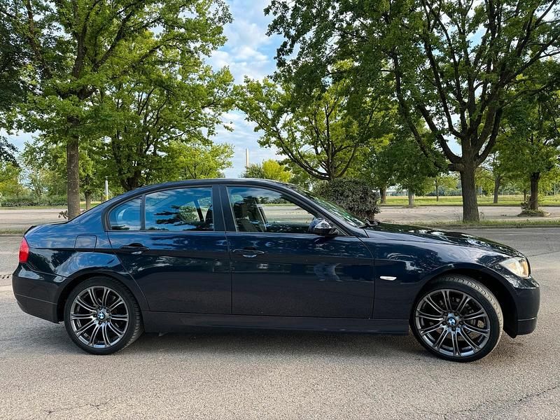 Brugt BMW 318 129 HK (94 kW) 2007 Blå Sedan