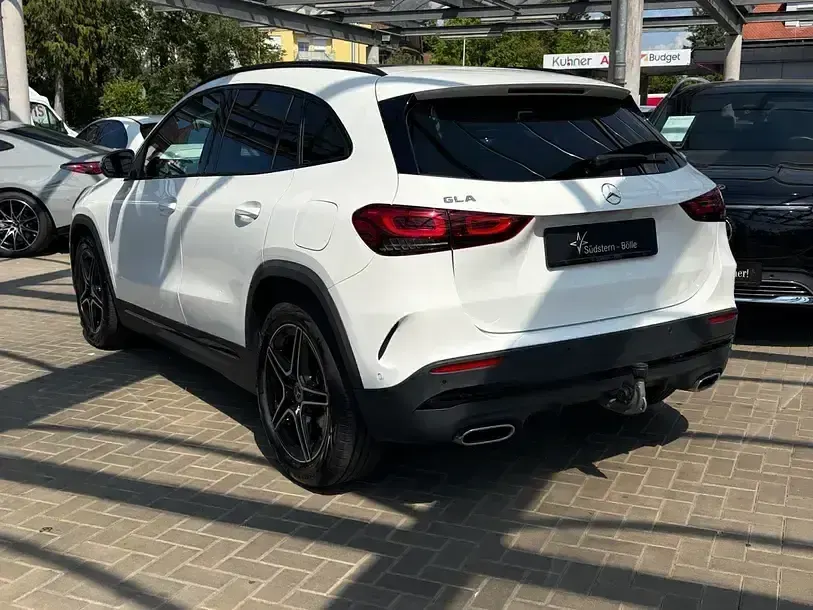 Gebraucht Mercedes GLA200 AMG 163 PS (119 kW) 2023 Weiß SUV
