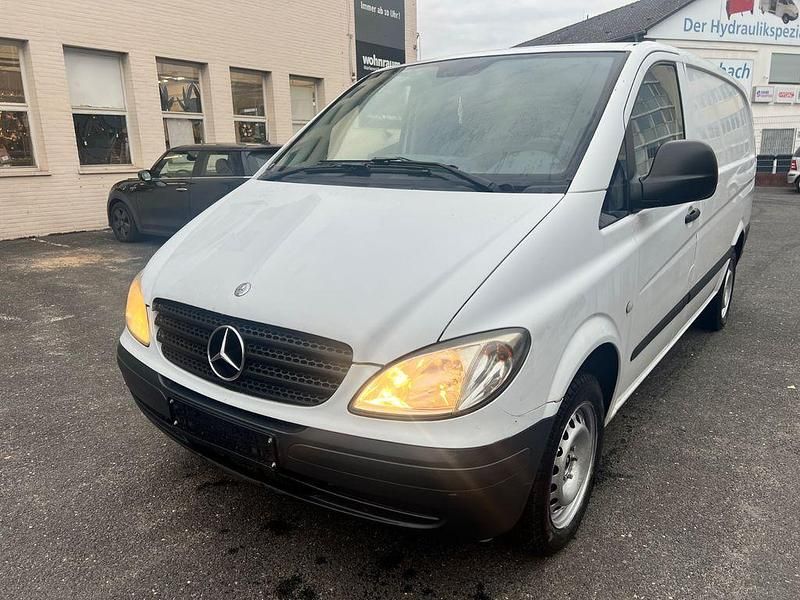 Weiß Gebraucht 2007 Mercedes Vito Van / Kleinbus | 2.600 € (Guter Preis) - Bild 1/4