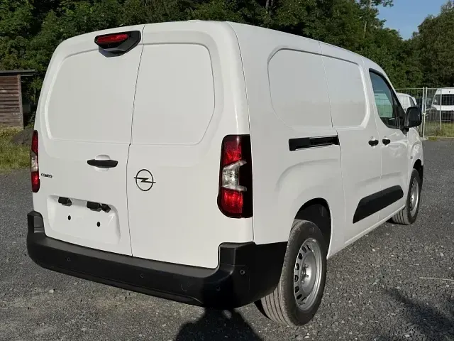Neu Opel Combo-e Life XL 100 kW (136 PS) 2025 Weiss Van