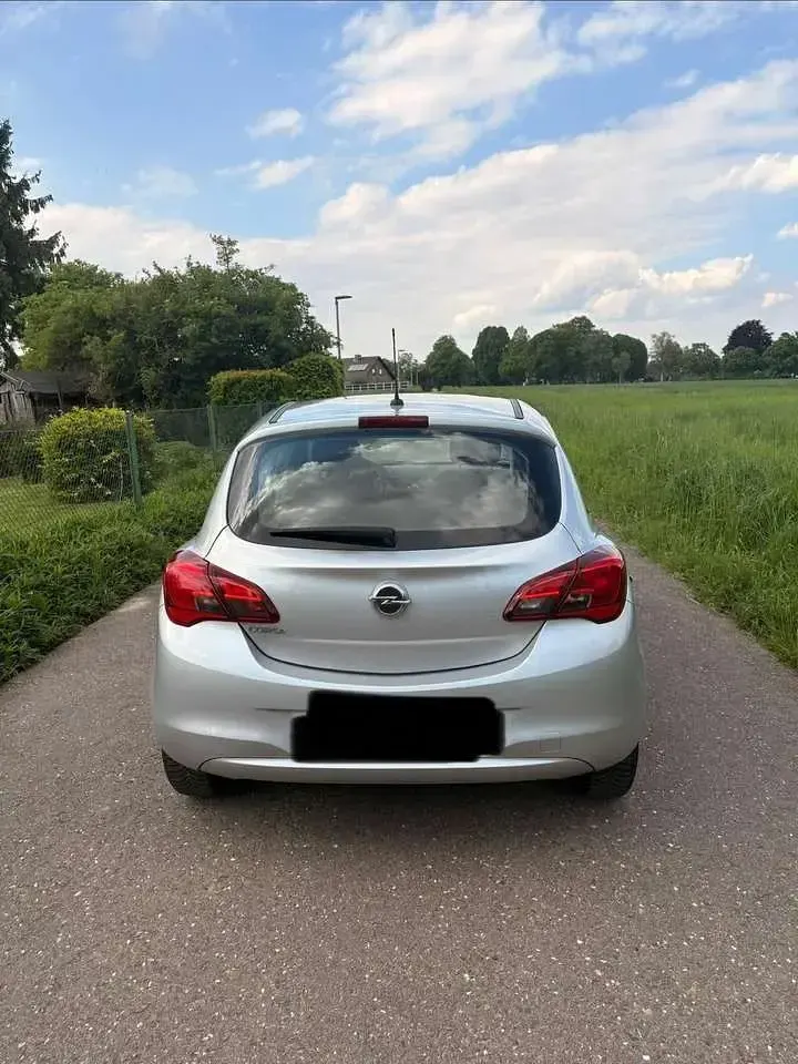Usado Opel Corsa Edition 90 HP (66 kW) 2016 Cinzento Citadino