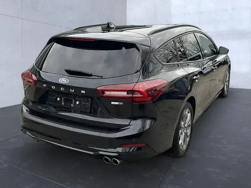 Używany Ford Focus ST-Line 155 KM (114 kW) 2023 Czarny Kombi