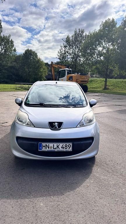 Silber Gebraucht 2006 Peugeot 107 Filou Kleinwagen | 1.450 € (Etwas zu teuer) - Bild 1/4