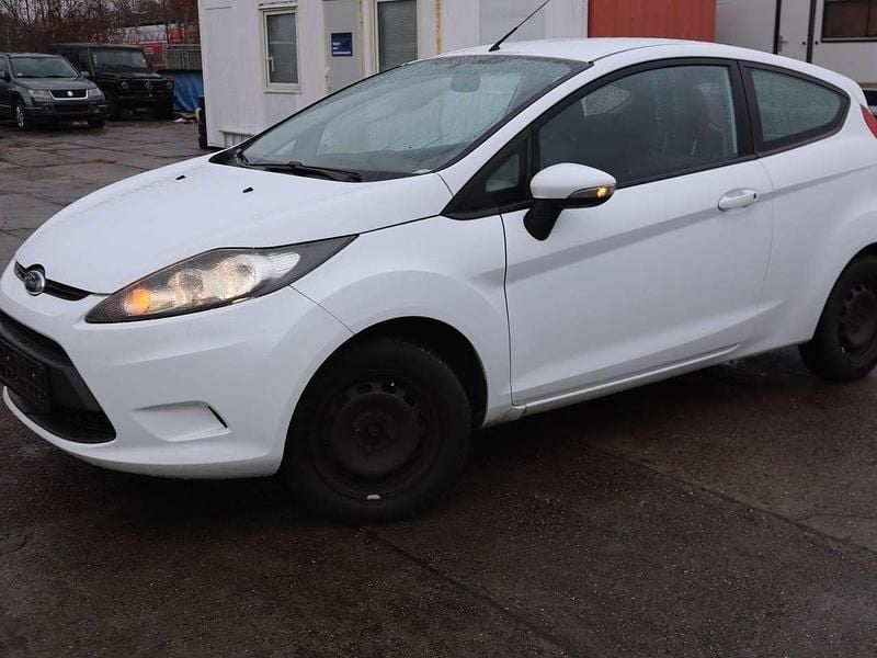 Frostweiß Gebraucht 2009 Ford Fiesta Trend Kleinwagen | 2.999 € (Guter Preis) - Bild 1/4