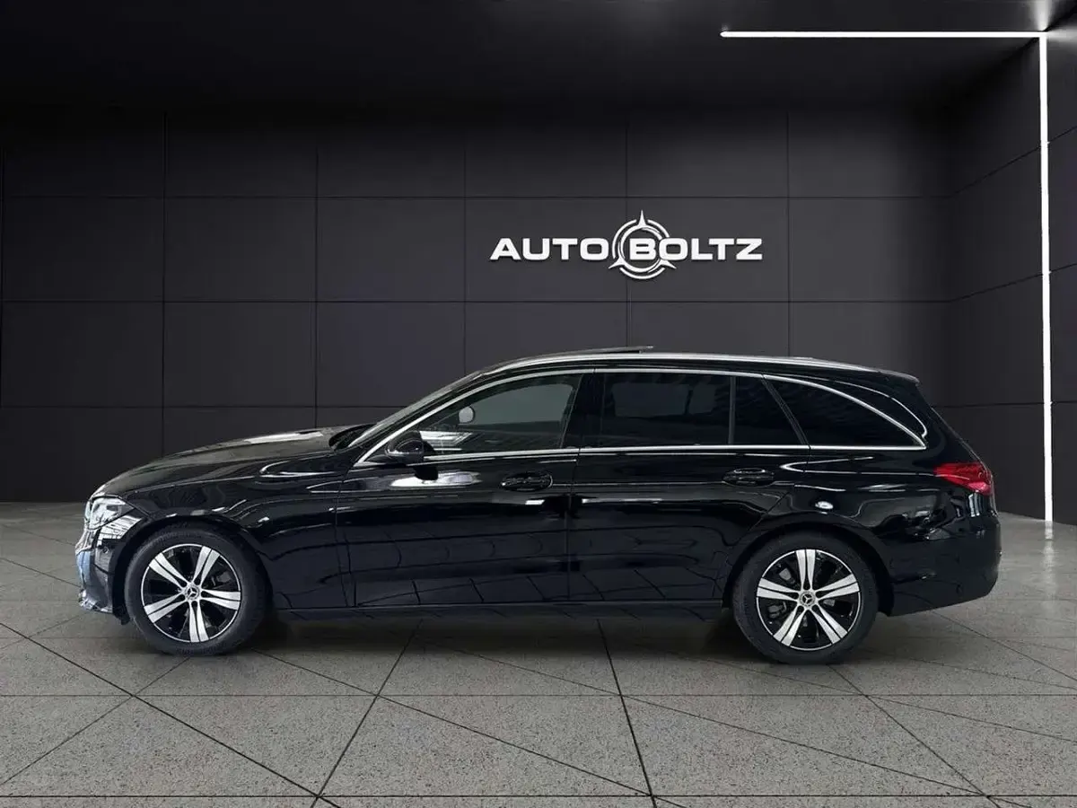 Gebraucht Mercedes C200 Avantgarde 204 PS (150 kW) 2023 Obsidianschwarz Kombi