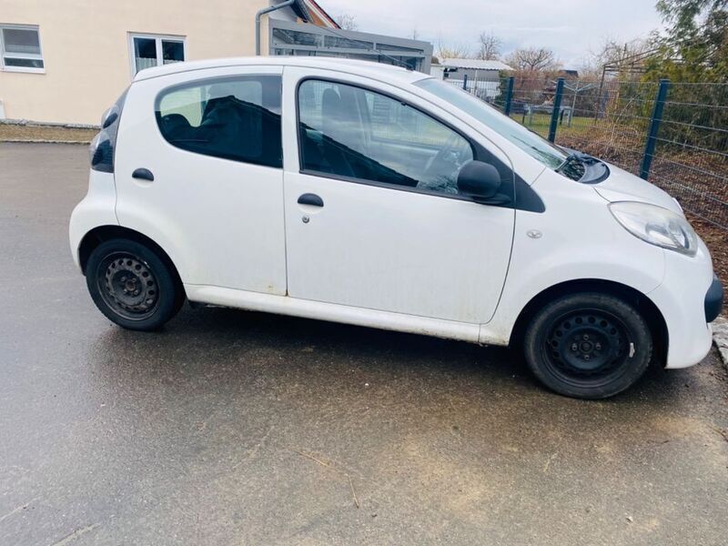 Weiß Gebraucht 2008 Citroën C1 Kleinwagen | 1.001 € (Guter Preis) - Bild 1/4