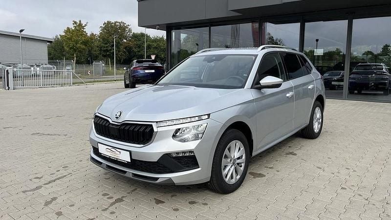Brilliantsilber Neu 2025 Skoda Kamiq Selection SUV | 25.985 € (Fairer Preis) - Bild 1/4