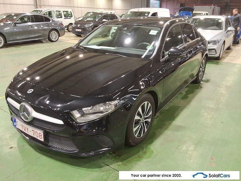 Gebraucht Mercedes A200 150 PS (110 kW) 2021 Schwarz Limousine