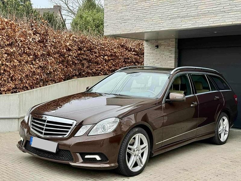 Braun Gebraucht 2012 Mercedes E350 AMG Kombi | 12.999 € (Superpreis) - Bild 1/4