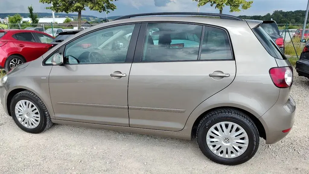 Gebraucht VW Golf VII Life 105 PS (77 kW) 2013 Braun Limousine