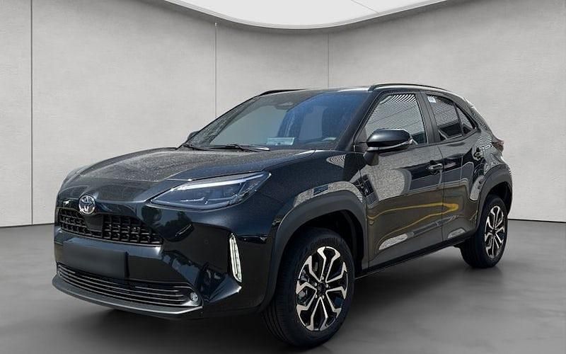 Schwarz Neu 2025 Toyota Yaris Cross SUV | 29.990 € - Bild 1/4