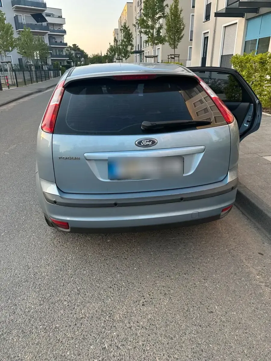 Gebraucht Ford Focus 140 PS (102 kW) 2006 Blau Limousine