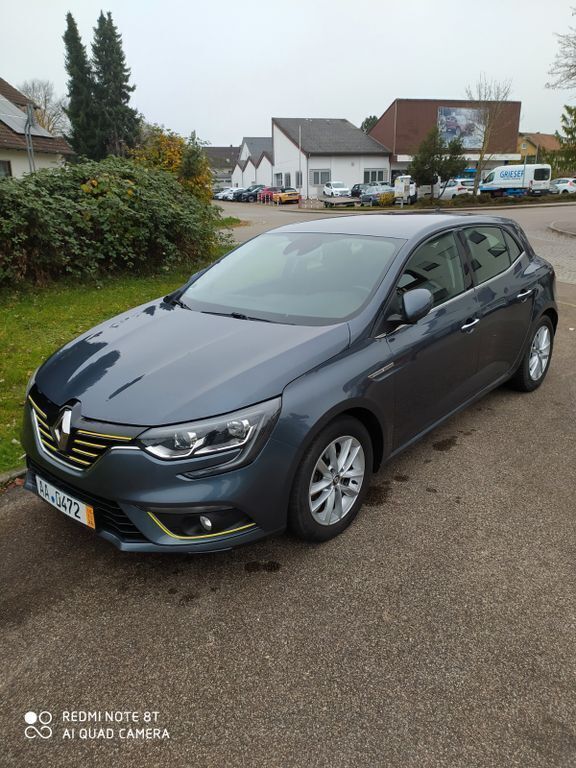 Grau Gebraucht 2017 Renault Mégane IV Intens Limousine | 10.999 € (Guter Preis) - Bild 1/4