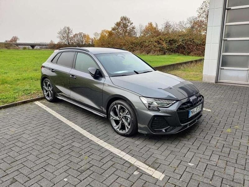 Gebraucht Audi A3 S-Line 150 PS (110 kW) 2025 Daytonagrau perleffekt Limousine
