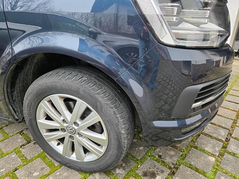 Gebraucht VW Multivan Comfortline 114 PS (83 kW) 2017 Blau Van / Kleinbus