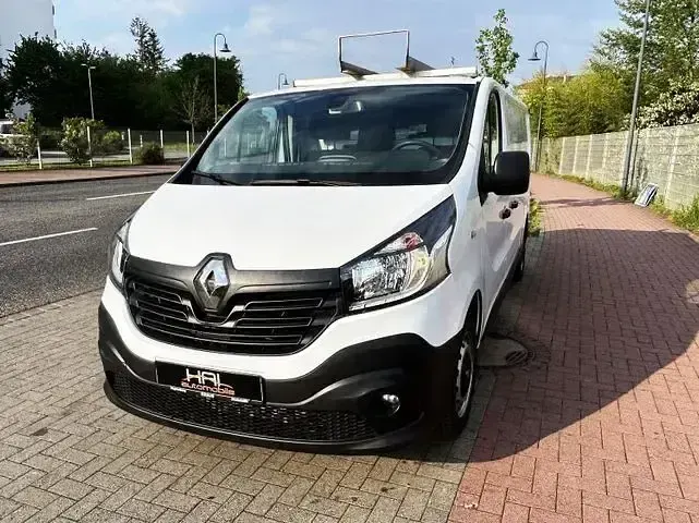 Gebraucht Renault Trafic 120 PS (88 kW) 2019 Weiß Van / Kleinbus