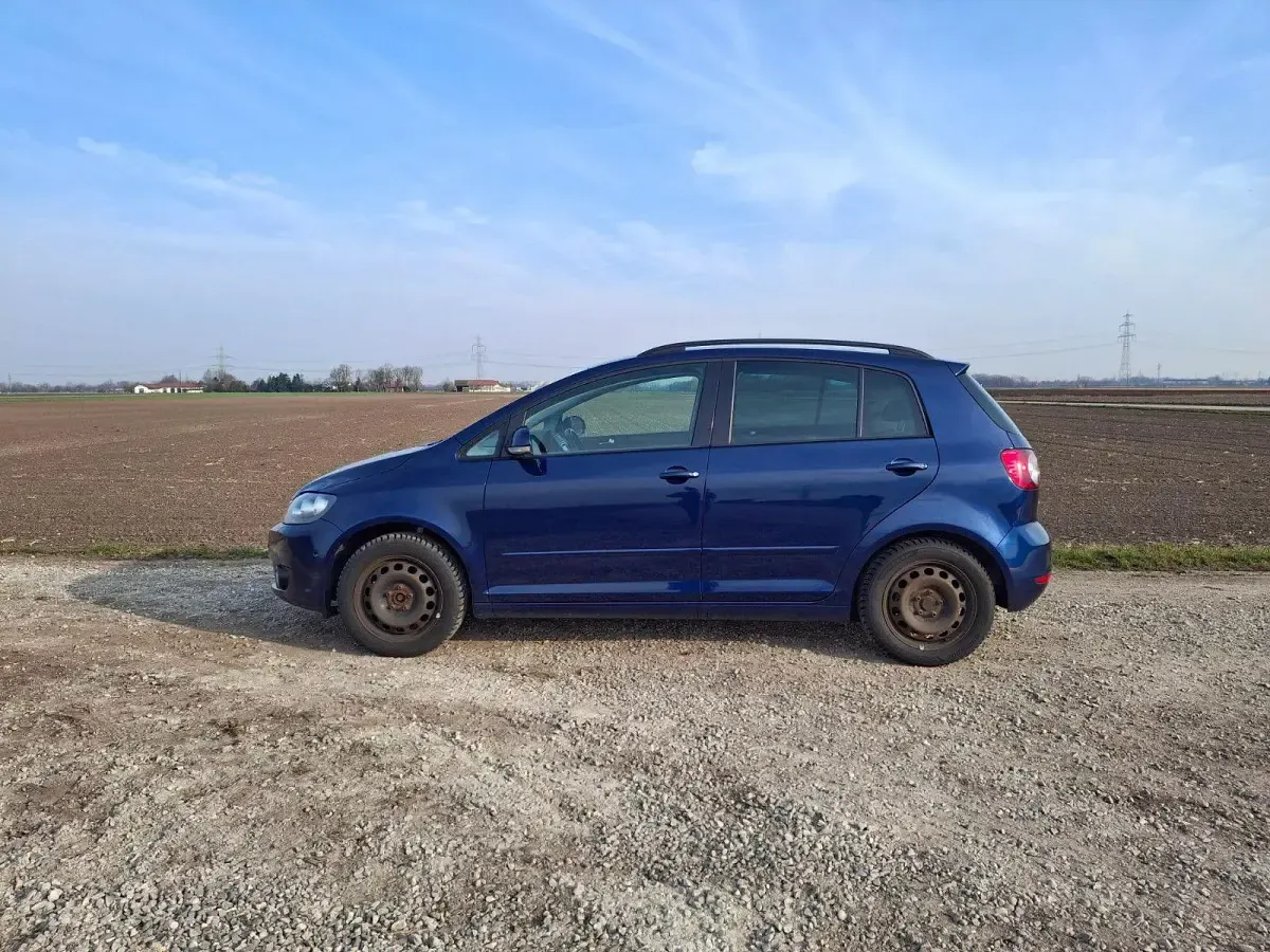 Gebraucht VW Golf Plus Cross Comfortline 122 PS (89 kW) 2012 Blau Van / Kleinbus